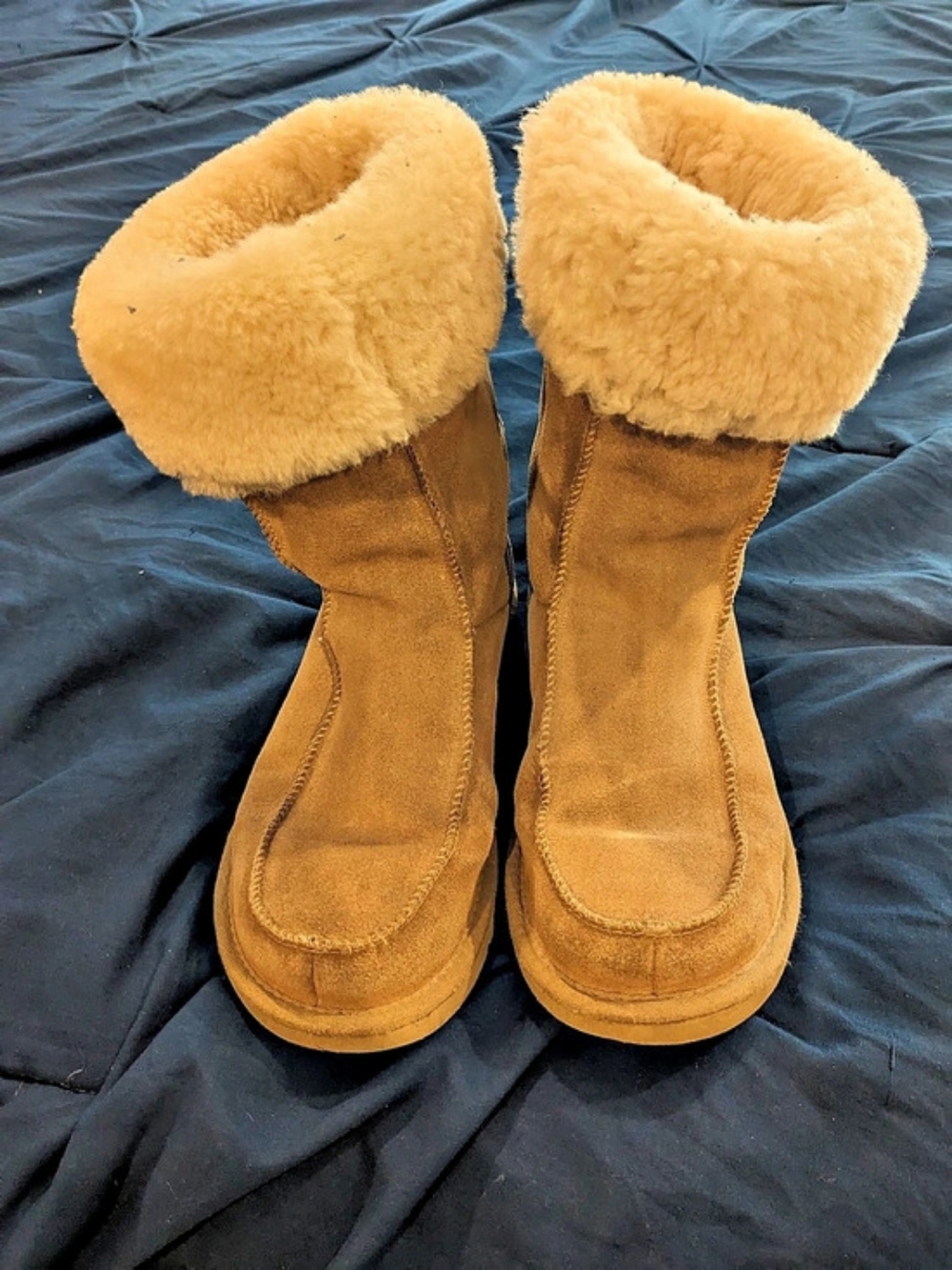 UGG Classic Cardy or similar cuff boot (Style 5210) ) Shearling-Lined Boots